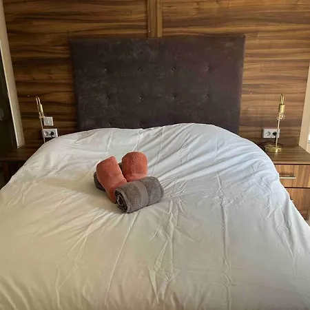 Chalet Luxury Spacious House With Two Bathrooms At Park With Swimming Pools, Restaurant, Bowling, Massage & Wellness *