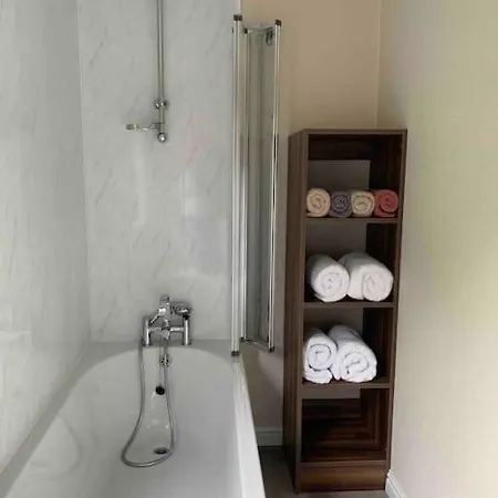 Luxury Spacious House With Two Bathrooms At Park With Swimming Pools, Restaurant, Bowling, Massage & Wellness * Voorthuizen