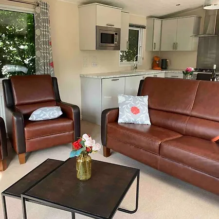 Luxury Spacious House With Two Bathrooms At Park With Swimming Pools, Restaurant, Bowling, Massage & Wellness Chalet Voorthuizen