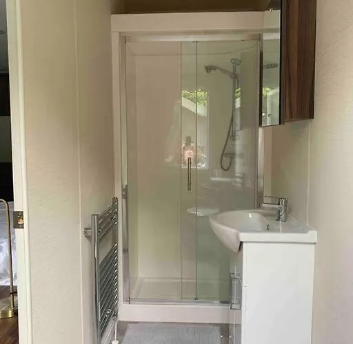 Chalet Luxury Spacious House With Two Bathrooms At Park With Swimming Pools, Restaurant, Bowling, Massage & Wellness Voorthuizen