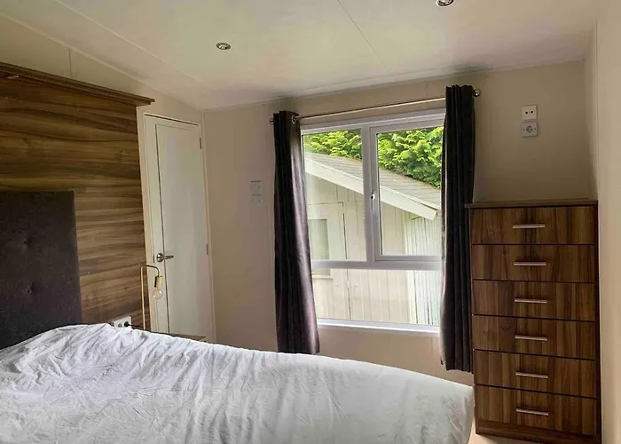 Luxury Spacious House With Two Bathrooms At Park With Swimming Pools, Restaurant, Bowling, Massage & Wellness Chalet *