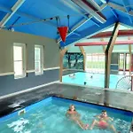 Luxury Spacious House With Two Bathrooms At Park With Swimming Pools, Restaurant, Bowling, Massage & Wellness Chalet *