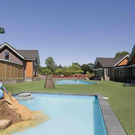 Luxury Spacious House With Two Bathrooms At Park With Swimming Pools, Restaurant, Bowling, Massage & Wellness Chalet Voorthuizen